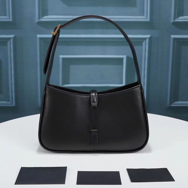 7a classic armpit lady shoulder bag luxury crossbody bags genuine leather messenger bag plain thread sequins zipper hard flap single shoulde
7a classic armpit lady shoulder bag luxury crossbody bags genuine leather messenger bag plain thread sequins zipper hard flap single shoulde