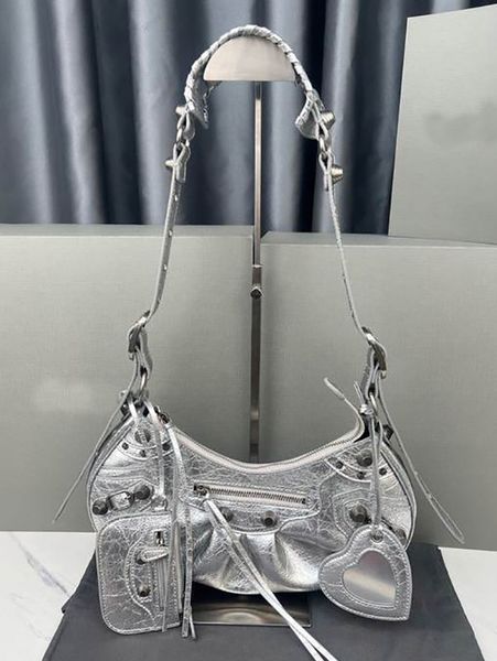 cagole balencias shoulder le bag designer motorcycle bag half moon tote women fashion crossbody purse mini small silver black arena leather
cagole balencias shoulder le bag designer motorcycle bag half moon tote women fashion crossbody purse mini small silver black arena leather