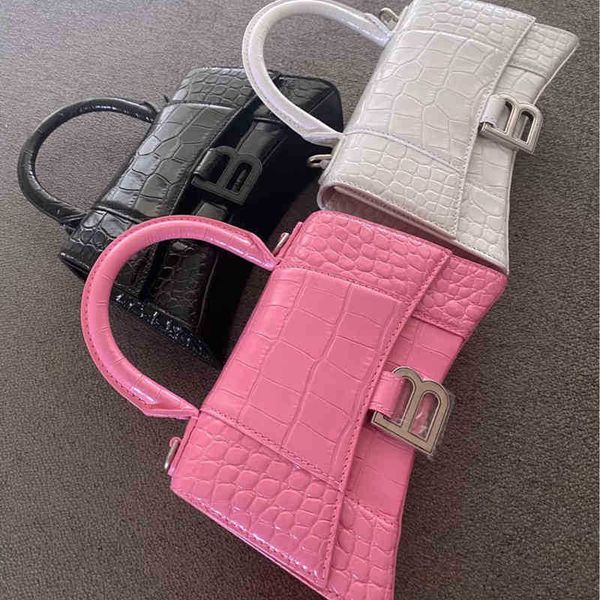 designer luxury womens bag balencigas handbag b-shaped paris single shoulder messenger fashion square gift shoulder oblique span versatile h
designer luxury womens bag balencigas handbag b-shaped paris single shoulder messenger fashion square gift shoulder oblique span versatile h