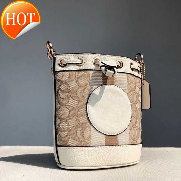 designer luxury women bag coch handbag fashion inclined shoulder bags cc versatile purses cochs totes large capacity saddle coal wallet 7a q
designer luxury women bag coch handbag fashion inclined shoulder bags cc versatile purses cochs totes large capacity saddle coal wallet 7a q