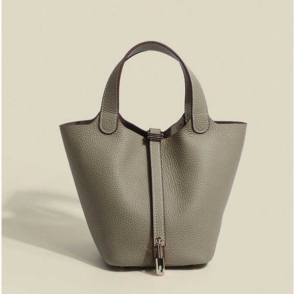 women's luxury brand designer handbags shoulder bags crossbody bag tote fashion texture first layer cowhide bucket bag new leather tote
women's luxury brand designer handbags shoulder bags crossbody bag tote fashion texture first layer cowhide bucket bag new leather tote