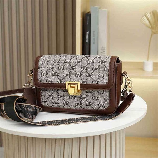 popular new small square bag usa high-grade feeling women's texture usa versatile messenger shoulder bag
popular new small square bag usa high-grade feeling women's texture usa versatile messenger shoulder bag