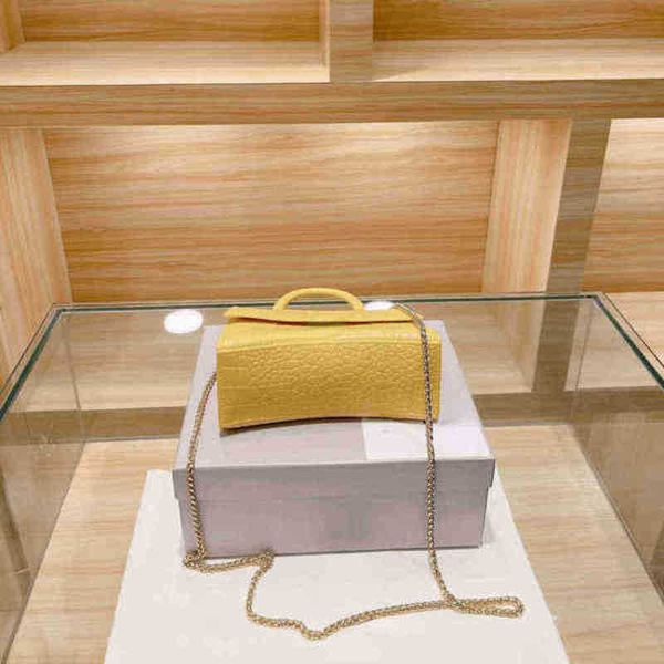 woman shoulder bag leather handbag designer fashion crossbody bags handbags tote golden chain messenger flap elegant classic wallet ladies 2
woman shoulder bag leather handbag designer fashion crossbody bags handbags tote golden chain messenger flap elegant classic wallet ladies 2