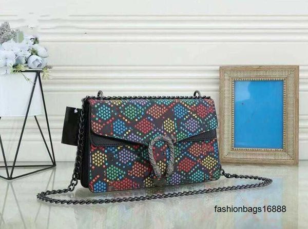 sold color fashion women shoulder bag change women wallets for men and women waist bag classic letter chain crossbody bag 2022
sold color fashion women shoulder bag change women wallets for men and women waist bag classic letter chain crossbody bag 2022