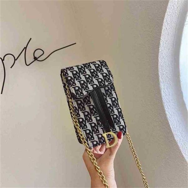 classic vertical mobile phone female new fashion versatile chain messenger mini bag handbags, Black;red
classic vertical mobile phone female new fashion versatile chain messenger mini bag handbags, Black;red