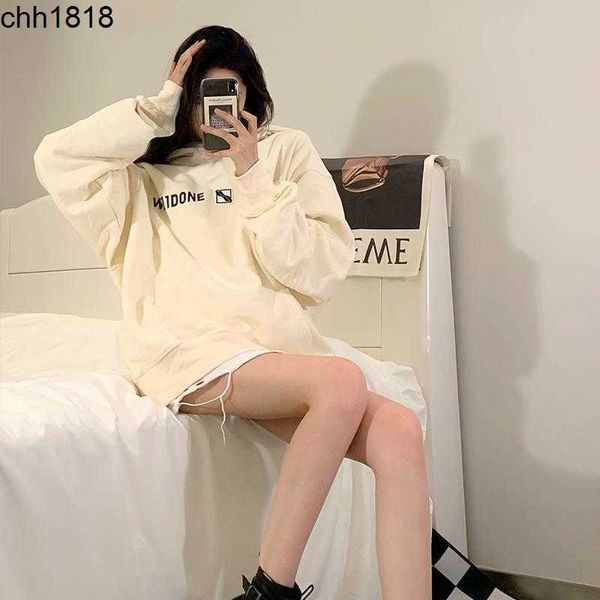 we11done emblem glued letter mirror little popular brand hooded sweater for men and women couples loose welldone, Black
we11done emblem glued letter mirror little popular brand hooded sweater for men and women couples loose welldone, Black