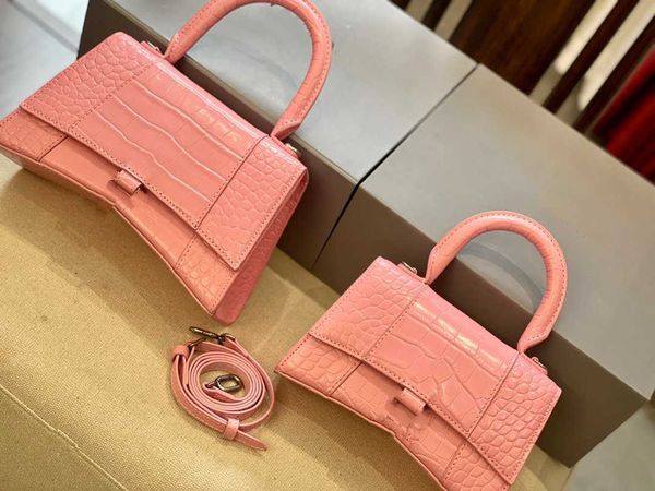 luxury design fashion hourglass bags handbags shoulder bag women's crossbody retro large capacity lady tote cosmetic bucket backpa
luxury design fashion hourglass bags handbags shoulder bag women's crossbody retro large capacity lady tote cosmetic bucket backpa