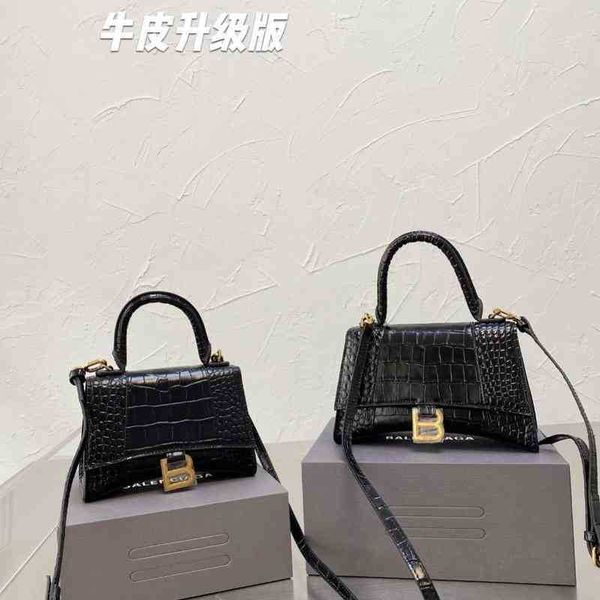 designer luxury womens bag balencigas handbag b-shaped paris single shoulder messenger fashion square gift shoulder oblique span versatile h
designer luxury womens bag balencigas handbag b-shaped paris single shoulder messenger fashion square gift shoulder oblique span versatile h