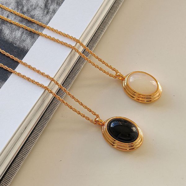 necklaces bracelet designer jewelry oval black zircon white fritillary pendant necklace retro sweater chain, Silver
necklaces bracelet designer jewelry oval black zircon white fritillary pendant necklace retro sweater chain, Silver