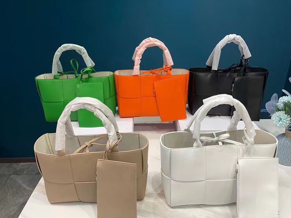 designer classic arco tote women baguette totes bag plated cow leather crossbody handbags weave with side suede lining women's shoulder
designer classic arco tote women baguette totes bag plated cow leather crossbody handbags weave with side suede lining women's shoulder