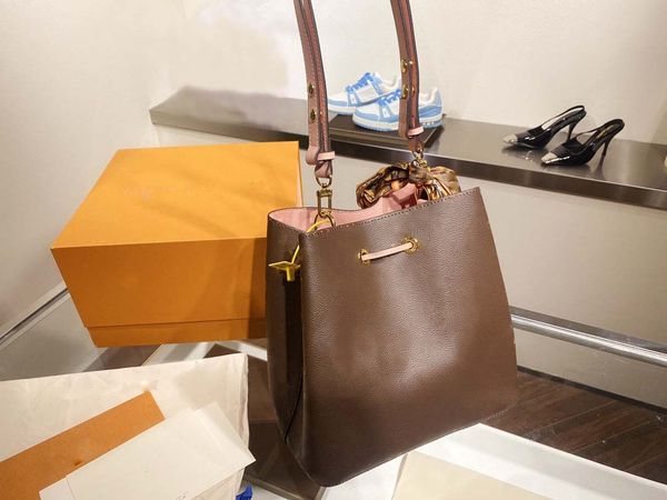 designer fashion women luxurys crossbody bag famous classical designer lady cross body bags handbag tote satchel purse black gold silver cha
designer fashion women luxurys crossbody bag famous classical designer lady cross body bags handbag tote satchel purse black gold silver cha