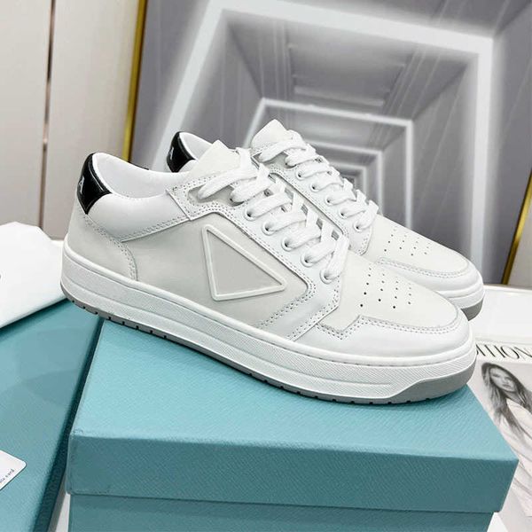 autumn new color fashion designer sneakers casual breathable white lace-up non-slip men and women casual running shoes 221125, Black
autumn new color fashion designer sneakers casual breathable white lace-up non-slip men and women casual running shoes 221125, Black