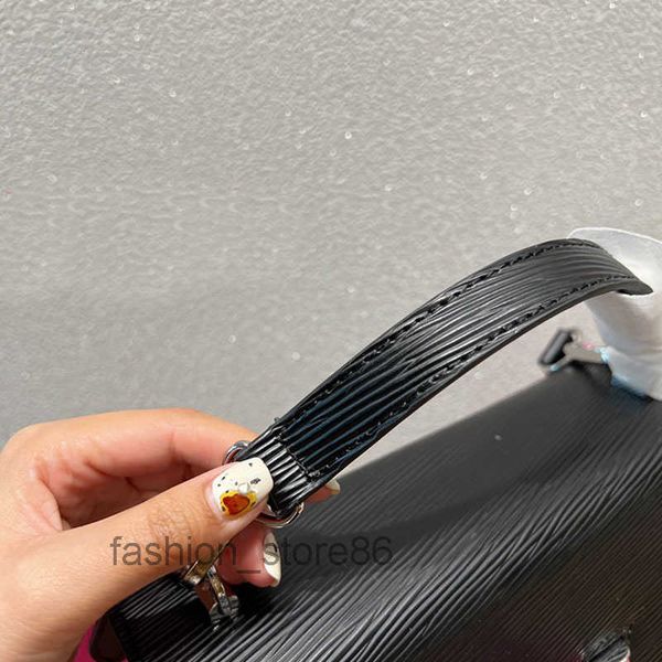 hh m59416 women twist mm designer shoulder bag with gradient strap water ripple crossbody hand jdo1 29sg
hh m59416 women twist mm designer shoulder bag with gradient strap water ripple crossbody hand jdo1 29sg