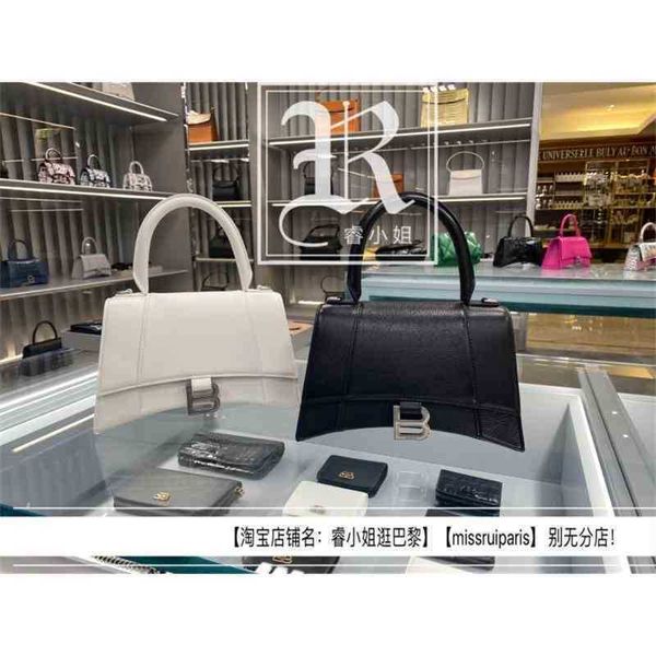 designer luxury womens bag balencigas handbag b-shaped paris single shoulder messenger fashion square gift shoulder oblique span versatile h
designer luxury womens bag balencigas handbag b-shaped paris single shoulder messenger fashion square gift shoulder oblique span versatile h