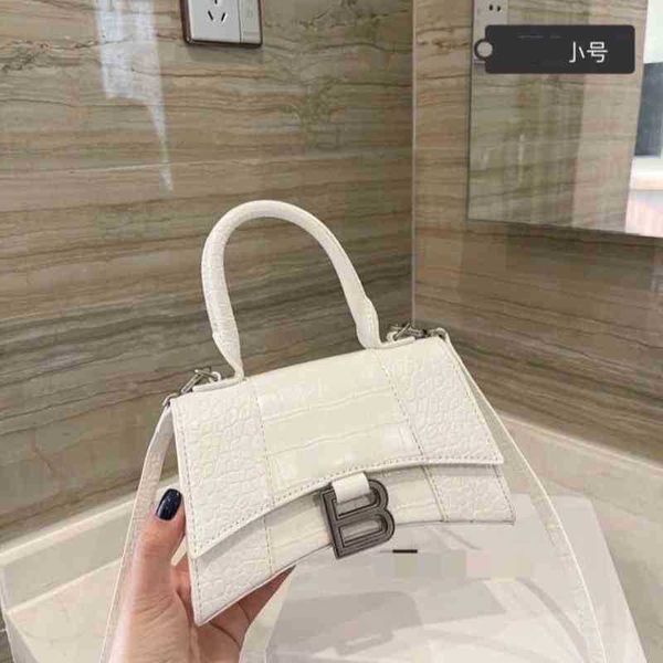 designer luxury womens bag balencigas handbag b-shaped paris single shoulder messenger fashion square gift shoulder oblique span versatile h
designer luxury womens bag balencigas handbag b-shaped paris single shoulder messenger fashion square gift shoulder oblique span versatile h