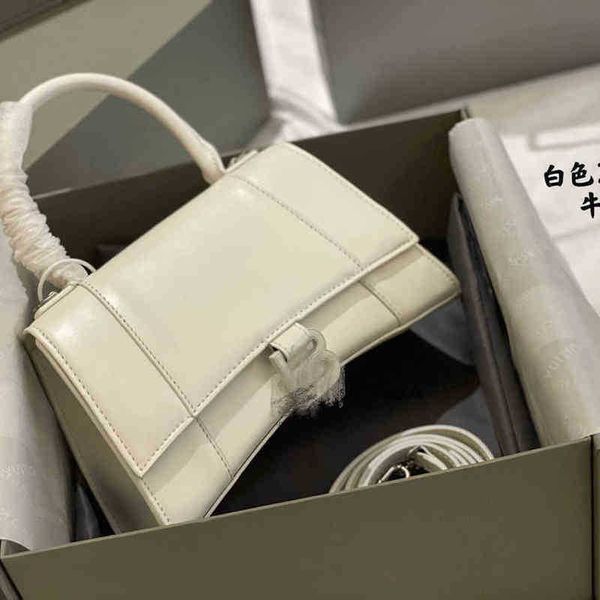 designer luxury womens bag balencigas handbag b-shaped paris single shoulder messenger fashion square gift shoulder oblique span versatile h
designer luxury womens bag balencigas handbag b-shaped paris single shoulder messenger fashion square gift shoulder oblique span versatile h