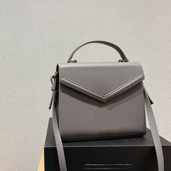 10a brand designers bag cassandra buckle bag cowhide chain crossbody bag flap handbag women's luxury mongram shoulder bags size 24x20cm
10a brand designers bag cassandra buckle bag cowhide chain crossbody bag flap handbag women's luxury mongram shoulder bags size 24x20cm