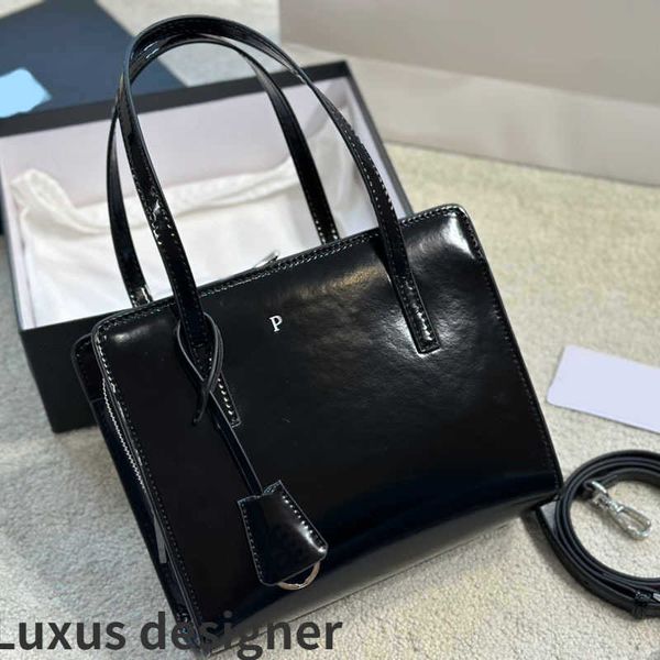 totes prabag leather tote bag women luxurys designer bag one-shoulder designers handbag zipper messenger crossbody bags purse 221125
totes prabag leather tote bag women luxurys designer bag one-shoulder designers handbag zipper messenger crossbody bags purse 221125