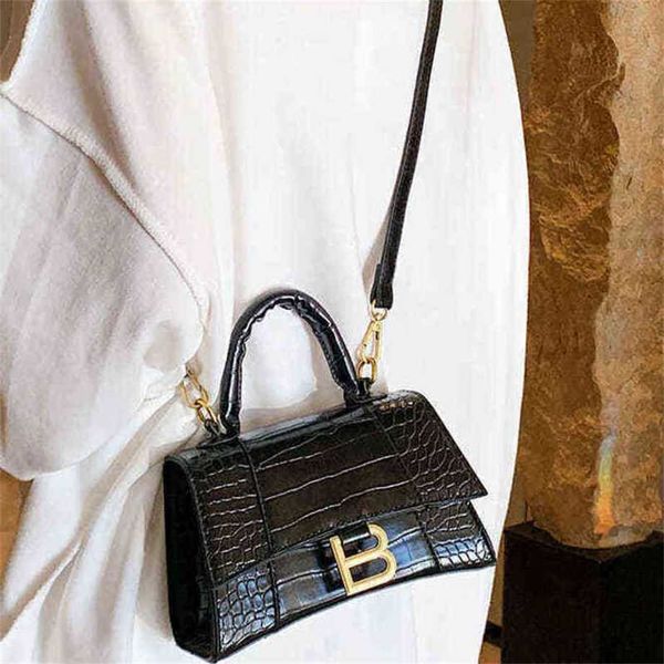 purse envelope women's new underarm bag sling sling one shoulder stick style stone pattern live broadcast
purse envelope women's new underarm bag sling sling one shoulder stick style stone pattern live broadcast