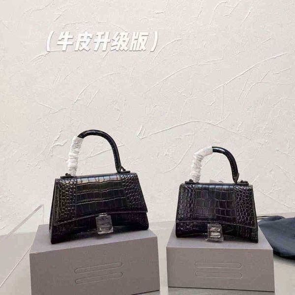 designer luxury womens bag balencigas handbag b-shaped paris single shoulder messenger fashion square gift shoulder oblique span versatile h
designer luxury womens bag balencigas handbag b-shaped paris single shoulder messenger fashion square gift shoulder oblique span versatile h