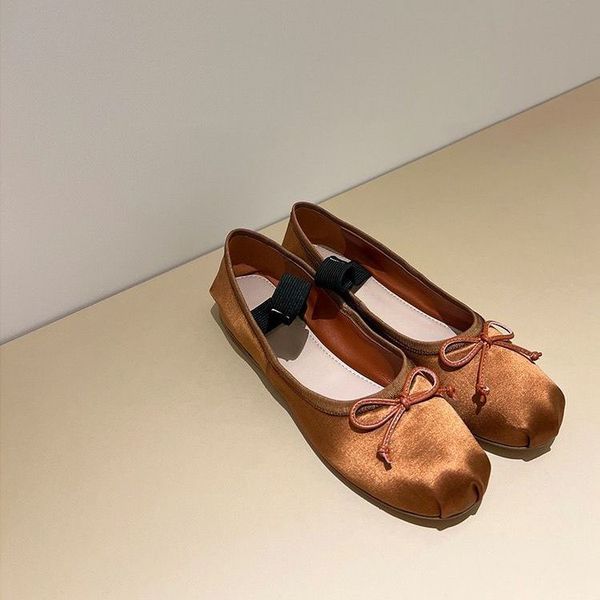 miu shoes miui bow shoes boat brand miu women's ballet shoes flat mary jane comfortable retro elastic band black and white pink gray br
miu shoes miui bow shoes boat brand miu women's ballet shoes flat mary jane comfortable retro elastic band black and white pink gray br