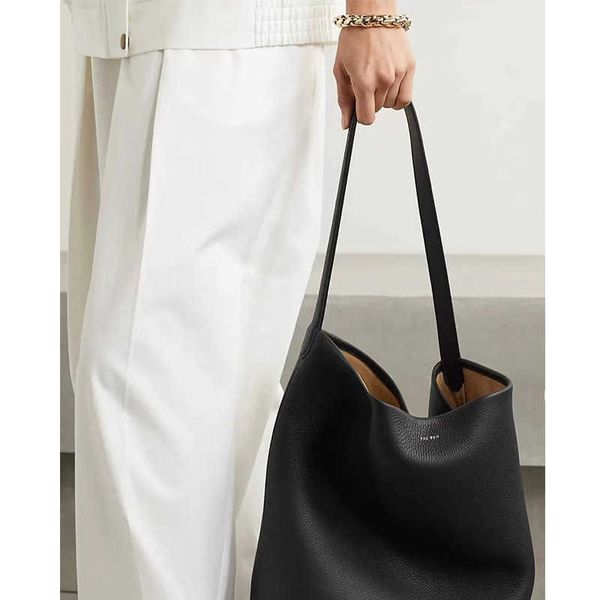 designer the row bag summer niche high-level feeling large capacity commuter evening tote bag women's one shoulder bucket buckets bags
designer the row bag summer niche high-level feeling large capacity commuter evening tote bag women's one shoulder bucket buckets bags