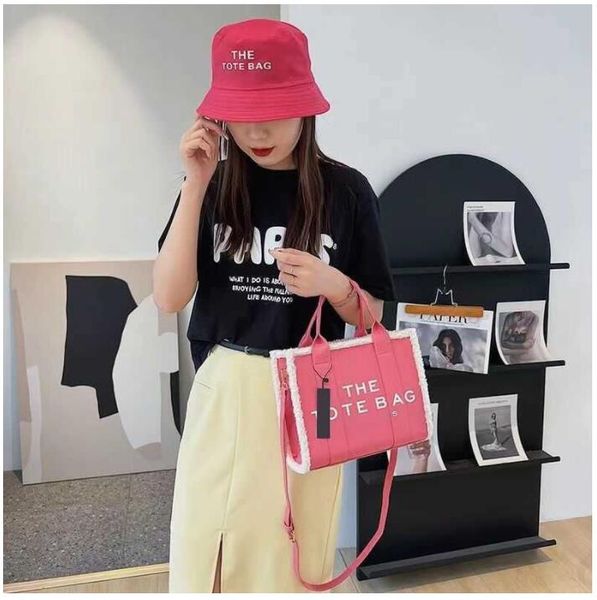 2023 new pu leather marc fashion handbags bag with large capacity shoulder for women wallets letter printed tote bag multi colors totes purs
2023 new pu leather marc fashion handbags bag with large capacity shoulder for women wallets letter printed tote bag multi colors totes purs