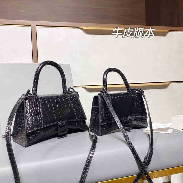 designer luxury womens bag balencigas handbag b-shaped paris single shoulder messenger fashion square gift shoulder oblique span versatile h
designer luxury womens bag balencigas handbag b-shaped paris single shoulder messenger fashion square gift shoulder oblique span versatile h
