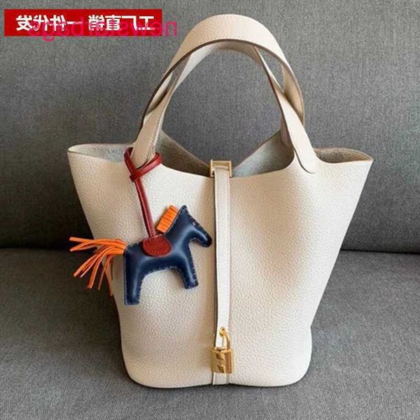 designer herme picotin lock bag s handbag online store 2022 new layer litchi grain kraft vegetable basket bag fashion one shou nsez
designer herme picotin lock bag s handbag online store 2022 new layer litchi grain kraft vegetable basket bag fashion one shou nsez