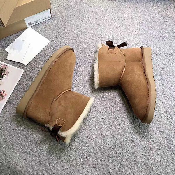 brand casual shoes 2022 designer design winter mini keep warm in winter sheepskin fur warm and thickened short snow boots, Black
brand casual shoes 2022 designer design winter mini keep warm in winter sheepskin fur warm and thickened short snow boots, Black