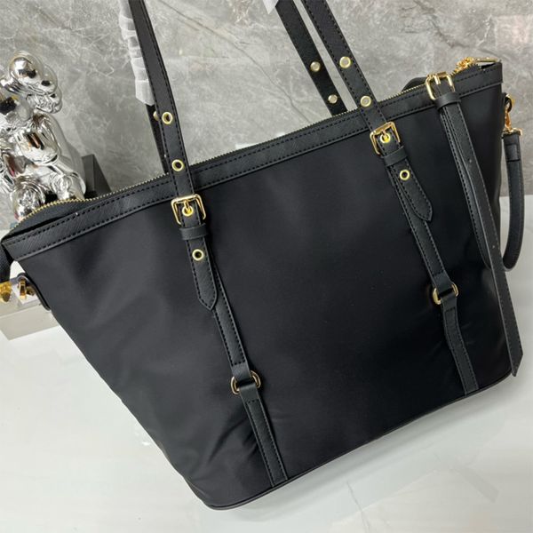 2022 women handbag designer shoulder bags luxurys designers black handbags wallet womens backpack
2022 women handbag designer shoulder bags luxurys designers black handbags wallet womens backpack