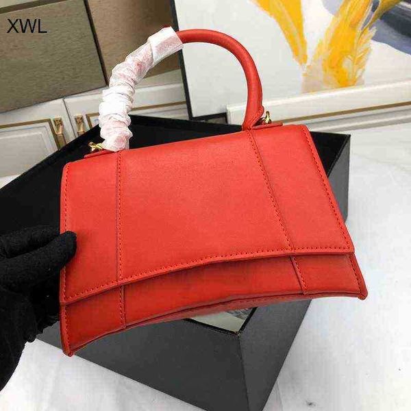designer luxury womens bag balencigas handbag b-shaped paris single shoulder messenger fashion square gift shoulder oblique span versatile h
designer luxury womens bag balencigas handbag b-shaped paris single shoulder messenger fashion square gift shoulder oblique span versatile h