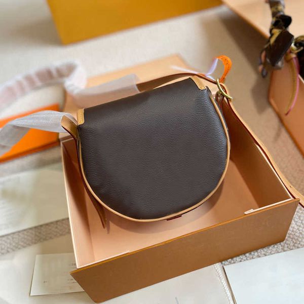 old flower shoulder bag women crossbody clutch bags handbags flap purse hi quality genuine leather adjustable strap classic letters13
old flower shoulder bag women crossbody clutch bags handbags flap purse hi quality genuine leather adjustable strap classic letters13