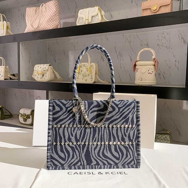 designer bag trendy denim striped tote bags women fashion handheld handbag big capacity square shoulder underarm bag lady purse
designer bag trendy denim striped tote bags women fashion handheld handbag big capacity square shoulder underarm bag lady purse