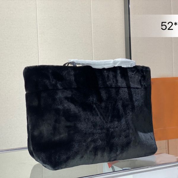 5a luxury design brand teddy bag leather hand strap soft rabbit fur to the touch large capacity handbags
5a luxury design brand teddy bag leather hand strap soft rabbit fur to the touch large capacity handbags