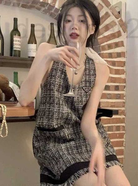 casual dresses designer home p 22 early autumn new classic nylon mosaic splice triangle small label fashion suit an3y, Black;gray
casual dresses designer home p 22 early autumn new classic nylon mosaic splice triangle small label fashion suit an3y, Black;gray