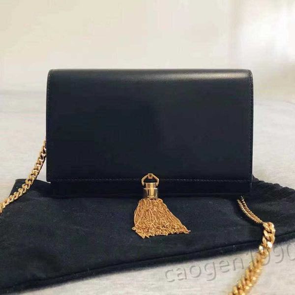 cosmetic bags cases 2021 tassel messenger bag classic handbag luxury design ladies one shoulder chain leather fashion retro with box
cosmetic bags cases 2021 tassel messenger bag classic handbag luxury design ladies one shoulder chain leather fashion retro with box