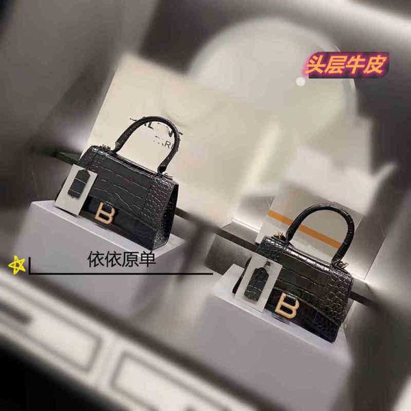 designer luxury womens bag balencigas handbag b-shaped paris single shoulder messenger fashion square gift shoulder oblique span versatile h
designer luxury womens bag balencigas handbag b-shaped paris single shoulder messenger fashion square gift shoulder oblique span versatile h