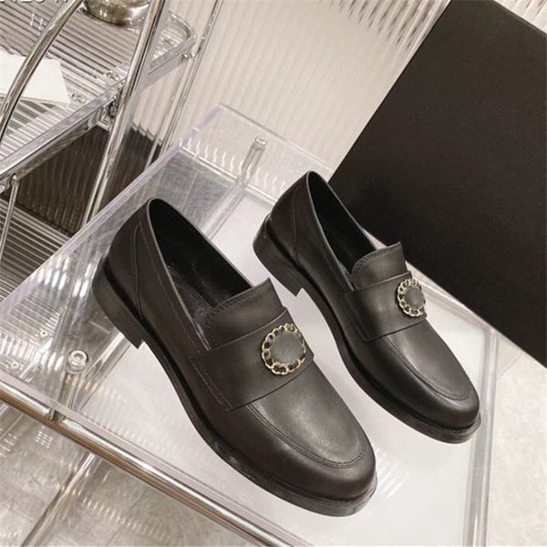 the latest vintage double button link small golden ball loafers in autumn and winter size 35-41
the latest vintage double button link small golden ball loafers in autumn and winter size 35-41