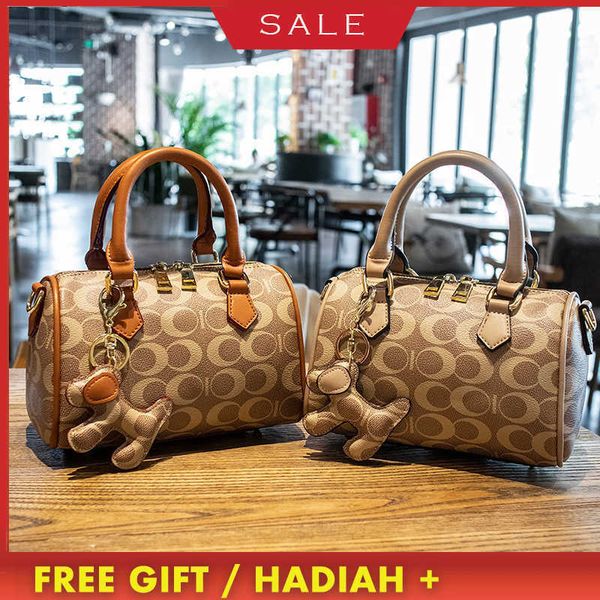 60% off luxury designer bags high class women's fashion niche dign kou jia printed portable one shoulder msenger pillow
60% off luxury designer bags high class women's fashion niche dign kou jia printed portable one shoulder msenger pillow