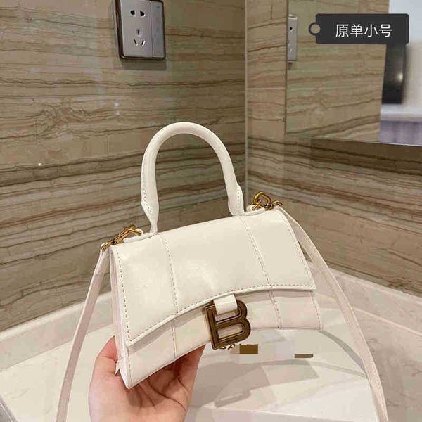 designer luxury womens bag balencigas handbag b-shaped paris single shoulder messenger fashion square gift shoulder oblique span versatile h
designer luxury womens bag balencigas handbag b-shaped paris single shoulder messenger fashion square gift shoulder oblique span versatile h