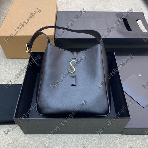 designer fashion versatile women's handbag crossbody bag simple fashion leather large capacity 22cm
designer fashion versatile women's handbag crossbody bag simple fashion leather large capacity 22cm