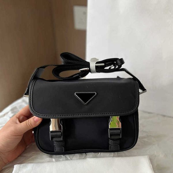 new evening bags totes prabag woemns designer bag triangle lightweight messenger black luxurys handbag designers cross body shoulder pouch
new evening bags totes prabag woemns designer bag triangle lightweight messenger black luxurys handbag designers cross body shoulder pouch