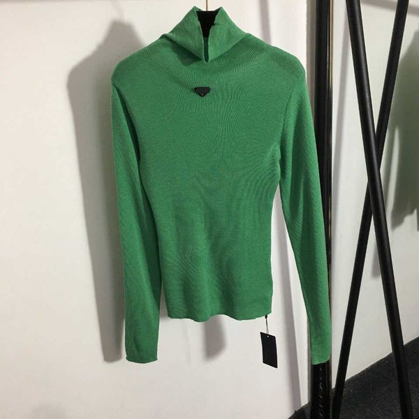brand women's t-shirt designer design spring and summer 2022 new fashion temperament triangle elevation collar long sleeve knitwear bas, White
brand women's t-shirt designer design spring and summer 2022 new fashion temperament triangle elevation collar long sleeve knitwear bas, White