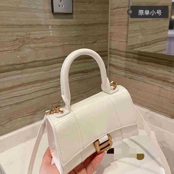 designer luxury womens bag balencigas handbag b-shaped paris single shoulder messenger fashion square gift shoulder oblique span versatile h
designer luxury womens bag balencigas handbag b-shaped paris single shoulder messenger fashion square gift shoulder oblique span versatile h