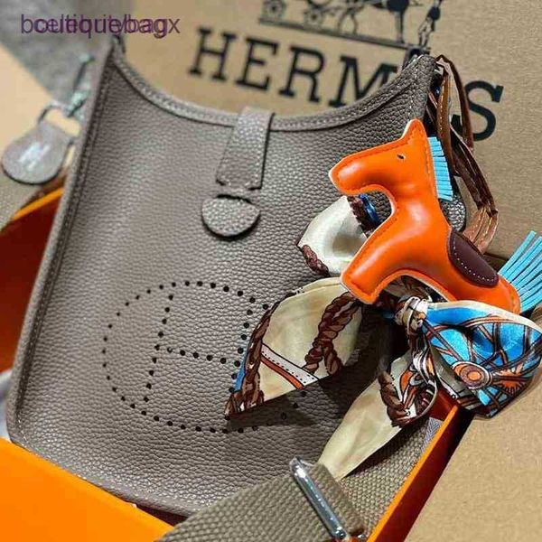 evelyns bag herme handbag crossbody women bautot layer cowhide litchi pattern single shoulder trend versatile commuter messengermb1rherme ha
evelyns bag herme handbag crossbody women bautot layer cowhide litchi pattern single shoulder trend versatile commuter messengermb1rherme ha
