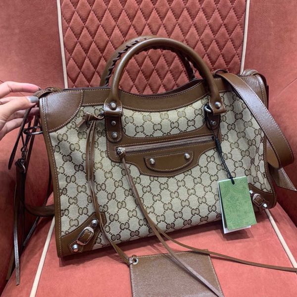 messenger bags the usa co branded locomotive classic flower patchwork leather tassel new handbag one shoulder messenger bag
messenger bags the usa co branded locomotive classic flower patchwork leather tassel new handbag one shoulder messenger bag