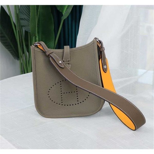 designer evelyn bags hs vegetable basket shoulder belt accessories first layer cow leather armpit portable wide bucket bag
designer evelyn bags hs vegetable basket shoulder belt accessories first layer cow leather armpit portable wide bucket bag