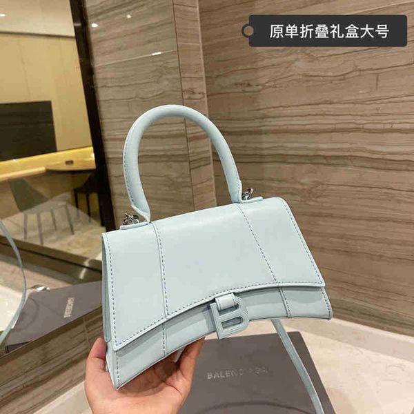 designer luxury womens bag balencigas handbag b-shaped paris single shoulder messenger fashion square gift shoulder oblique span versatile h 
designer luxury womens bag balencigas handbag b-shaped paris single shoulder messenger fashion square gift shoulder oblique span versatile h