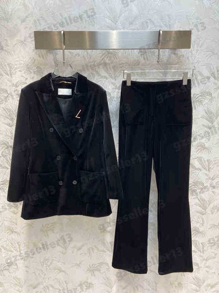 womens two pieces pants designer gold velvet suit two-piece sets lapel brooch-embellished blazer and straight-leg wide-leg pants suits 0912, White
womens two pieces pants designer gold velvet suit two-piece sets lapel brooch-embellished blazer and straight-leg wide-leg pants suits 0912, White